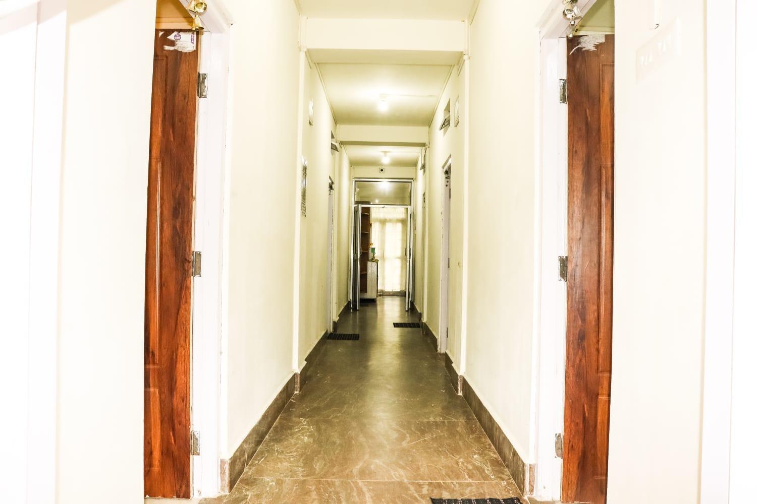 Pine Tree Lodge シロン エクステリア 写真